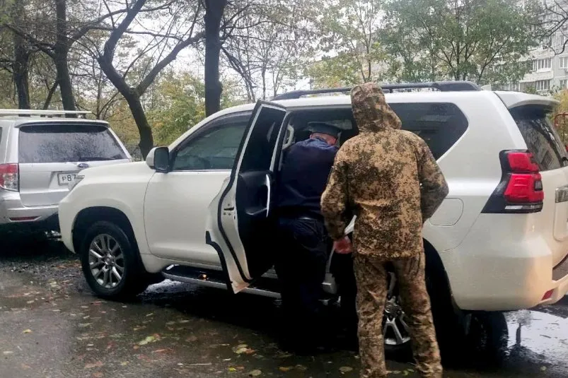 У приморского коррупционера изъяли внедорожник в пользу Минобороны