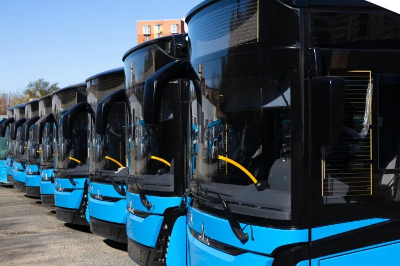 Во Владивосток прибыли первые 24 новых автобуса МАЗ
