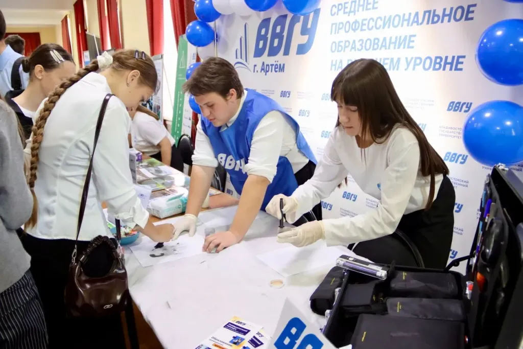 В Артёме прошёл городской профориентационный фестиваль для школьников