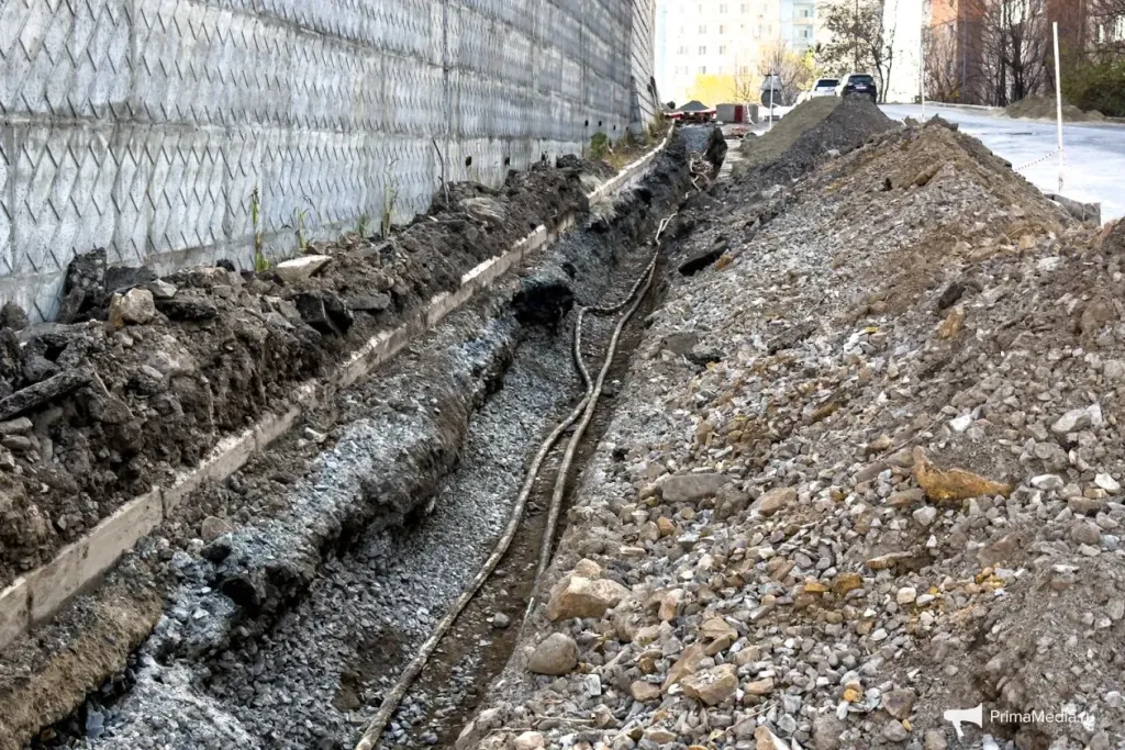 На Пушкинской во Владивостоке перекопали дорогу ради нового ЖК