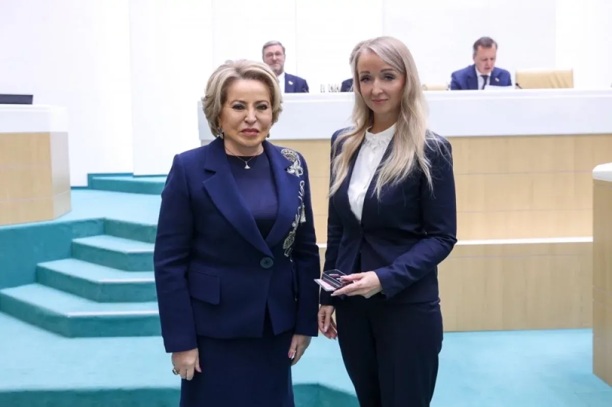 Жанна Гудкова получила удостоверение сенатора от Приморья