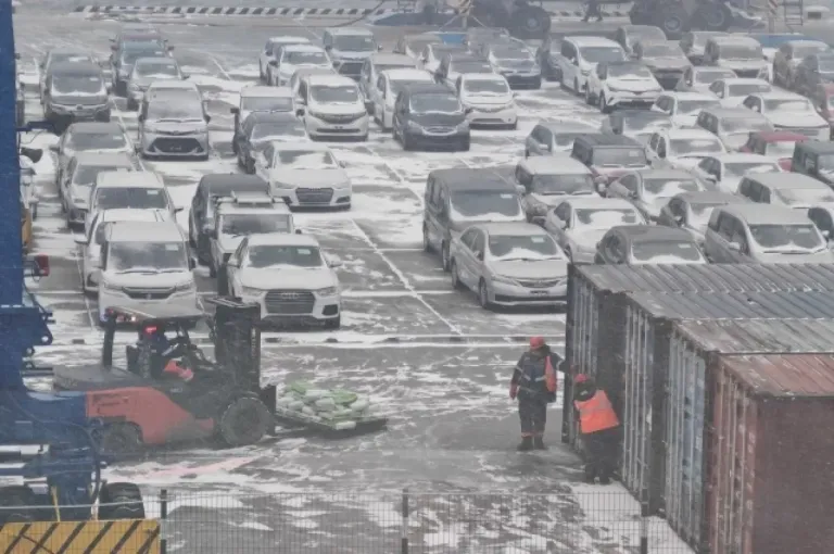 Забытый на таможне Nissan Serena передали для нужд СВО
